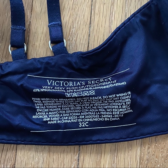 🚨LAST CHANCE🚨 Victorias Secret Very Sexy Push-Up - Picture 2 of 2